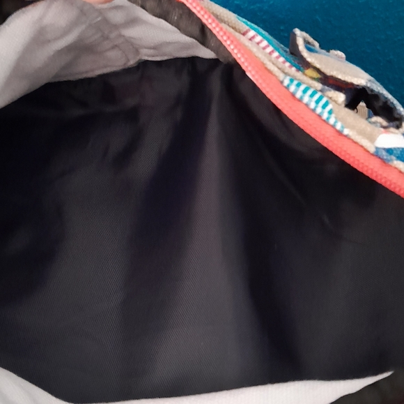 Kavu Original Rope Bag With Colorful Mountain Print Crossbody - Picture 5 of 6